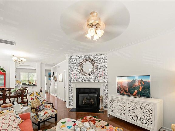 5th image of 751 Cupola Dr