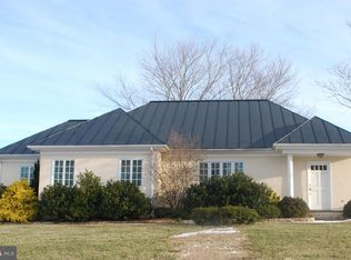 10156 Crest Hill Rd, Marshall, VA 20115