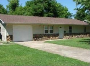 916 Riverside Dr, Neosho, MO 64850
