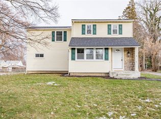 40 Montcalm Dr, Rochester, NY 14617