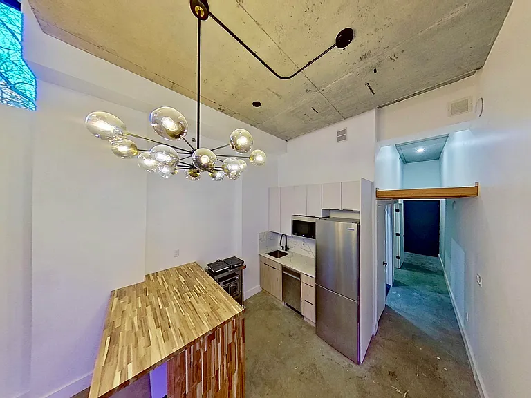 27 Montrose Ave #11 — Photo 18
