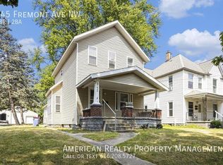 945 Fremont Ave NW, Grand Rapids, MI 49504