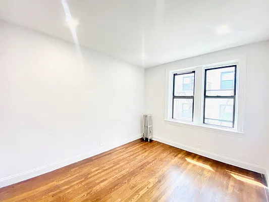 Rented by Mae Equities | media 9