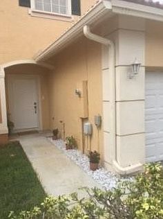 2nd image of 6415 Catalina Ln #6415