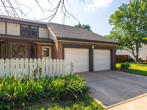 1515 S Goebel Cir, Wichita, KS 67207