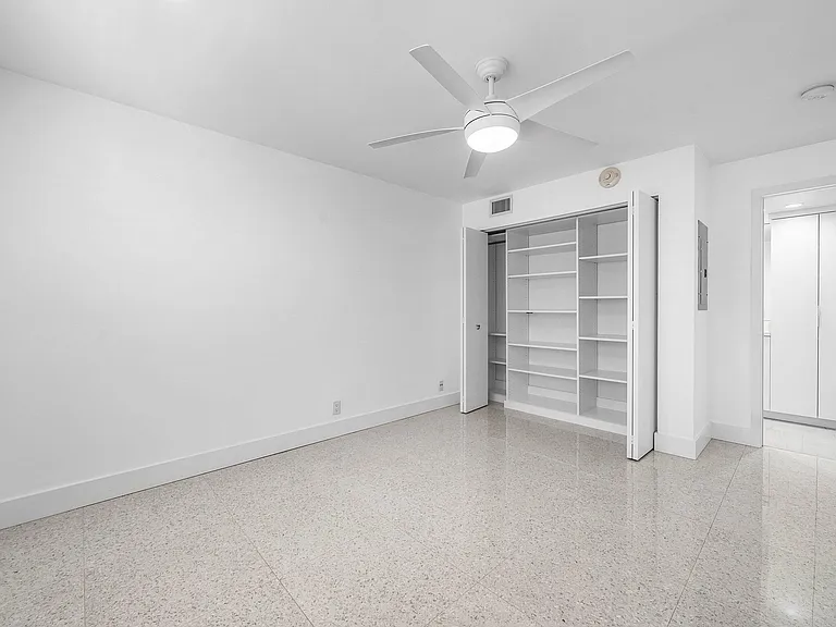 330 SE 20th Ave #408 — Photo 21