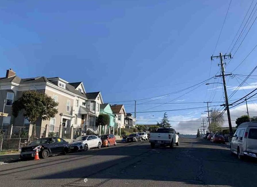 Exterior Neighborhood (street photo)