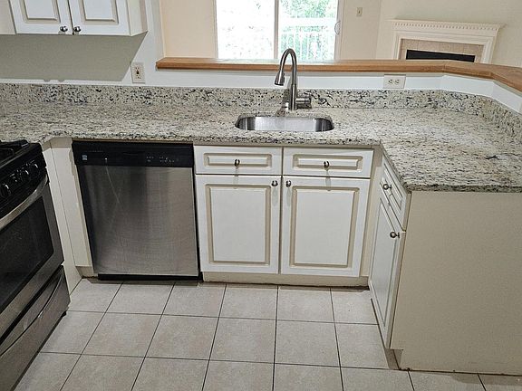 5th image of 12915 Alton Sq APT 408