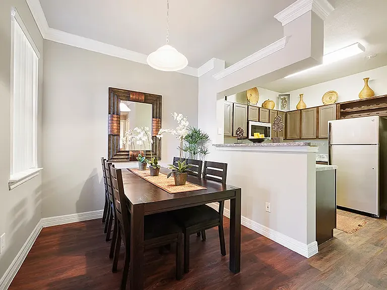River Pointe Apartments — Photo 17