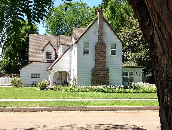 Mature neighborhood 