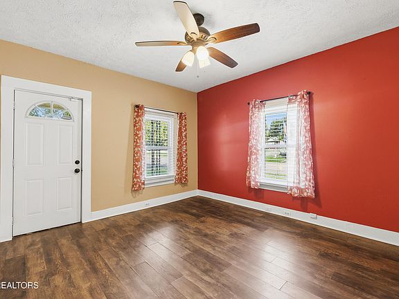 4th image of 2722 Piedmont St