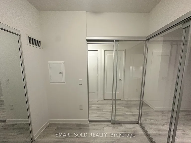 70 Princess St #607-E — Photo 2