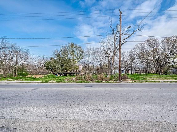 2nd image of 3205 Liberty Rd