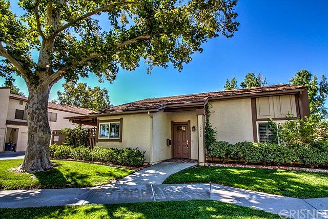 1st image of 24610 Golfview Dr