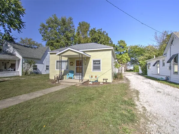 750 Elizabeth St, Illiopolis, IL 62539