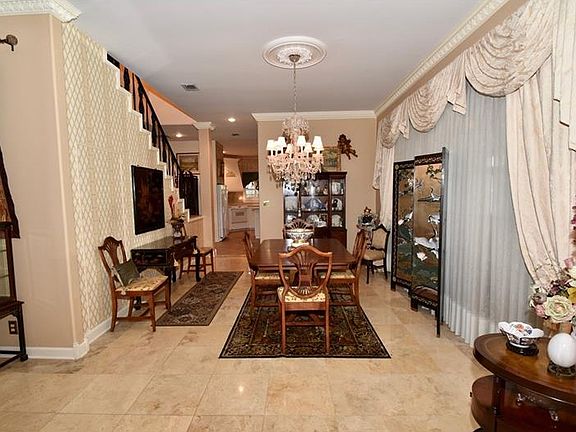 4th image of 1531 Grandview Blvd