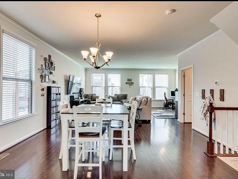 42440 Dogwood Glen Sq — Photo 12