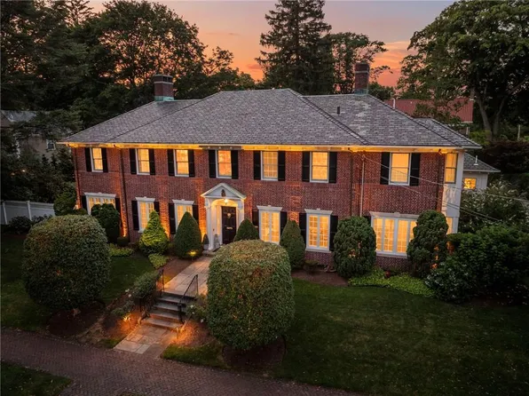 140 Freeman Pkwy, Providence, RI 02906