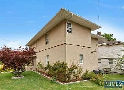 2nd image of 273 Essex St #1