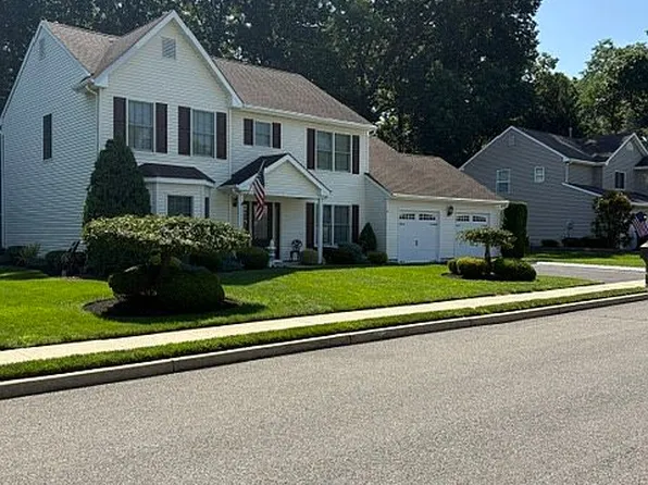 6 Orla Ct, Tinton Falls, NJ 07724