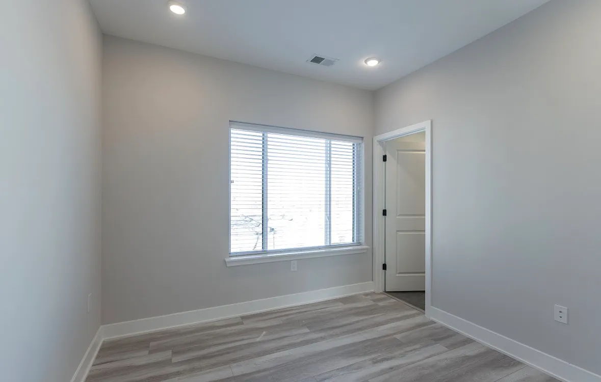 1 bed, $900 — Photo 1