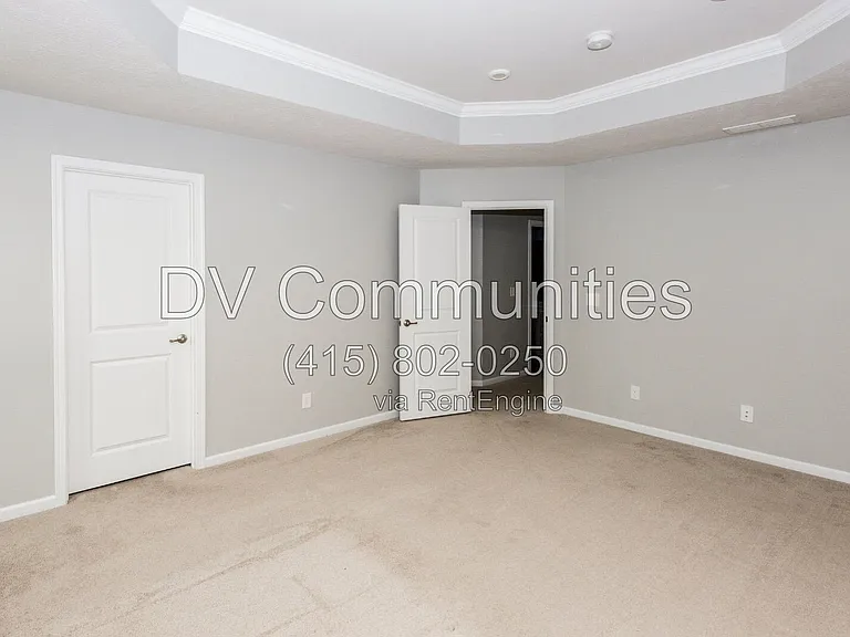7226 Hillsview Dr — Photo 13