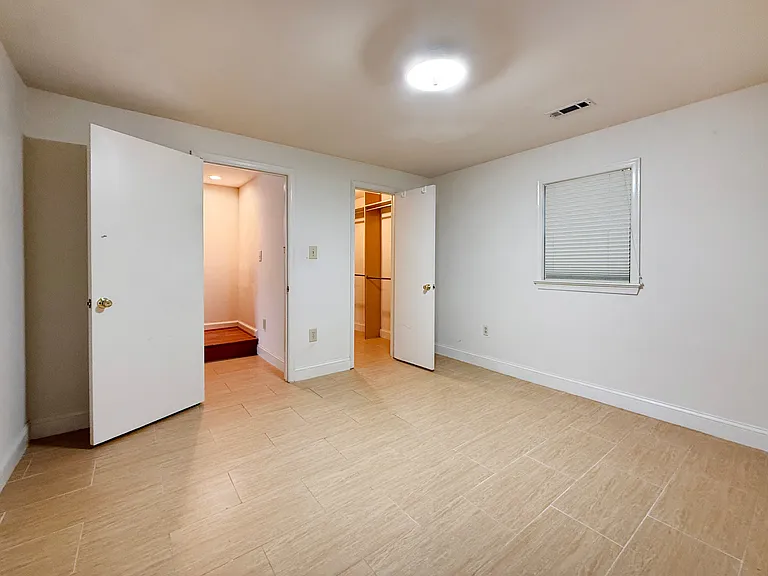 10240 Arizona Cir — Photo 17