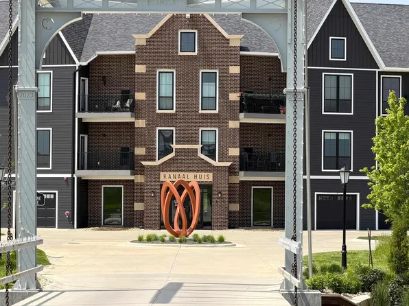 1311 Canal Ct SE, Orange City, IA 51041