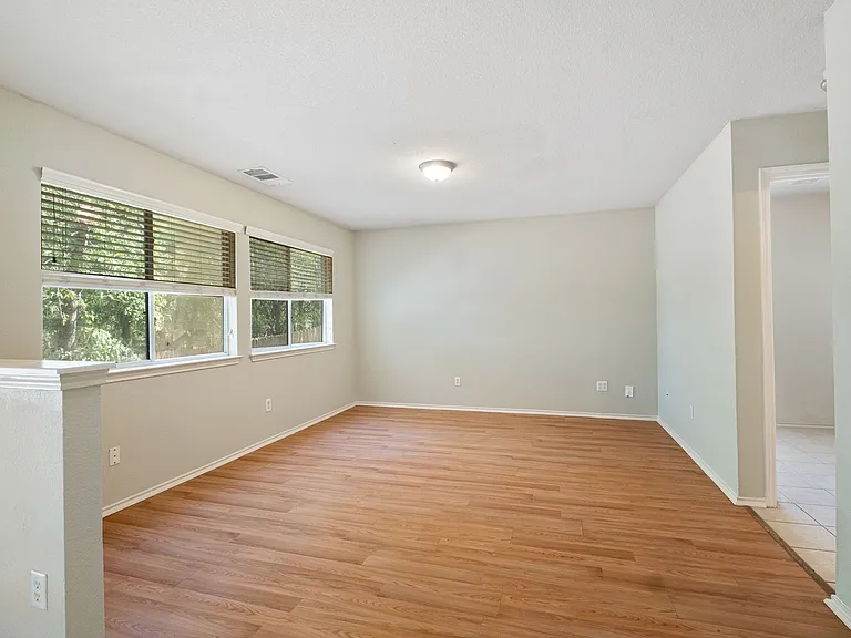 808 Flatters Way — Photo 8