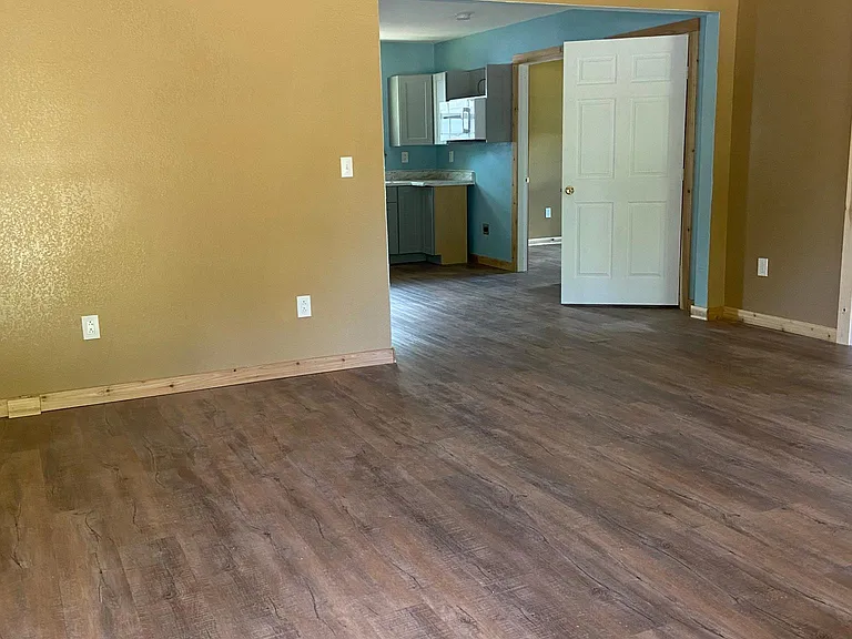 1214 E 2nd St — Photo 5