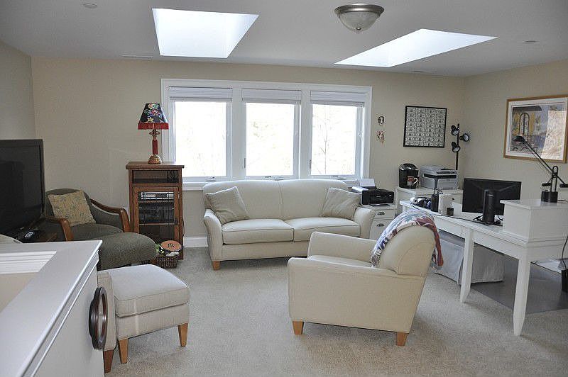 2nd image of 2303 Juniper Cir