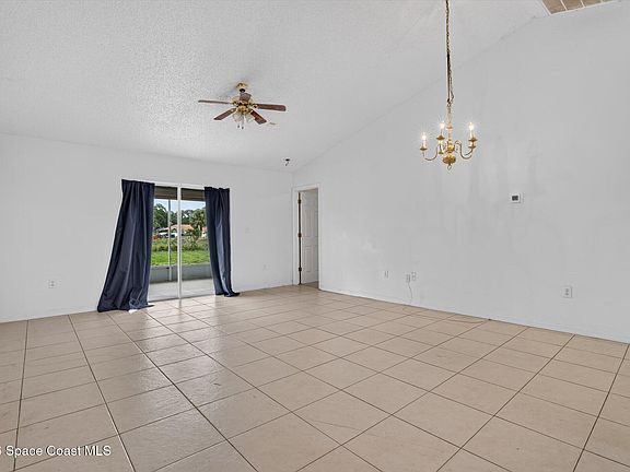 3rd image of 1091 Ray Rd SE