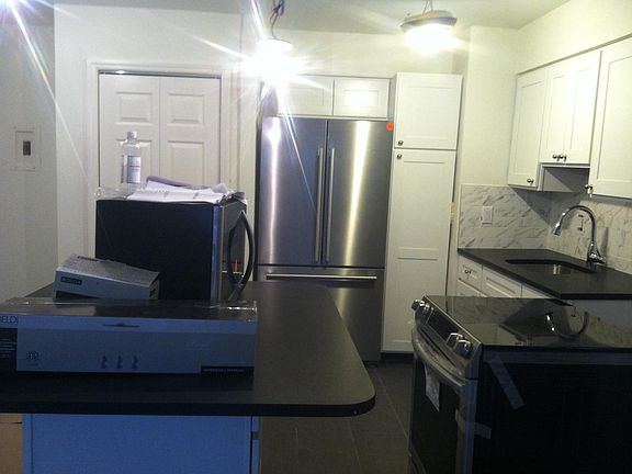 New Kitchen, granite center island easily seats 6, French do