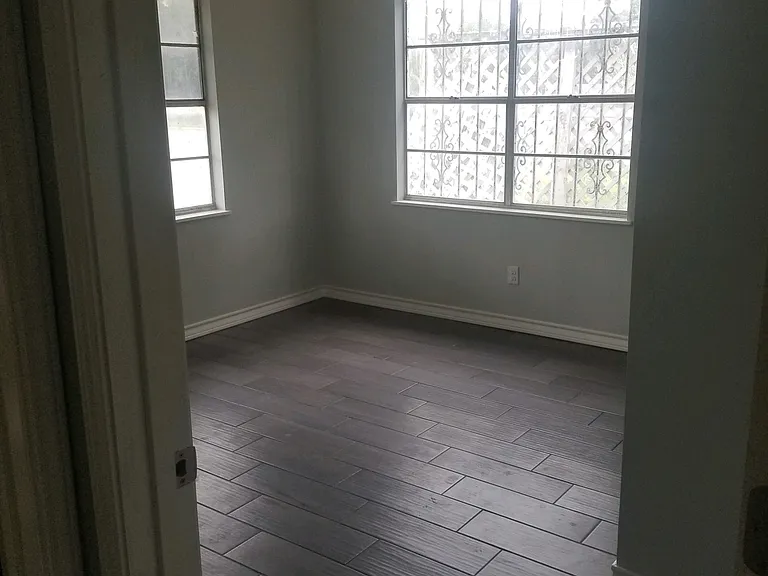 1101 W Cooper St — Photo 5
