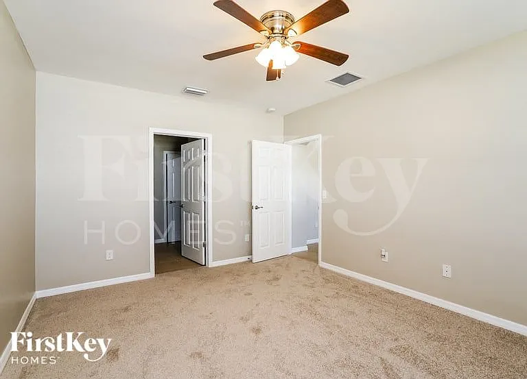 1402 NW Juanita Pl — Photo 8