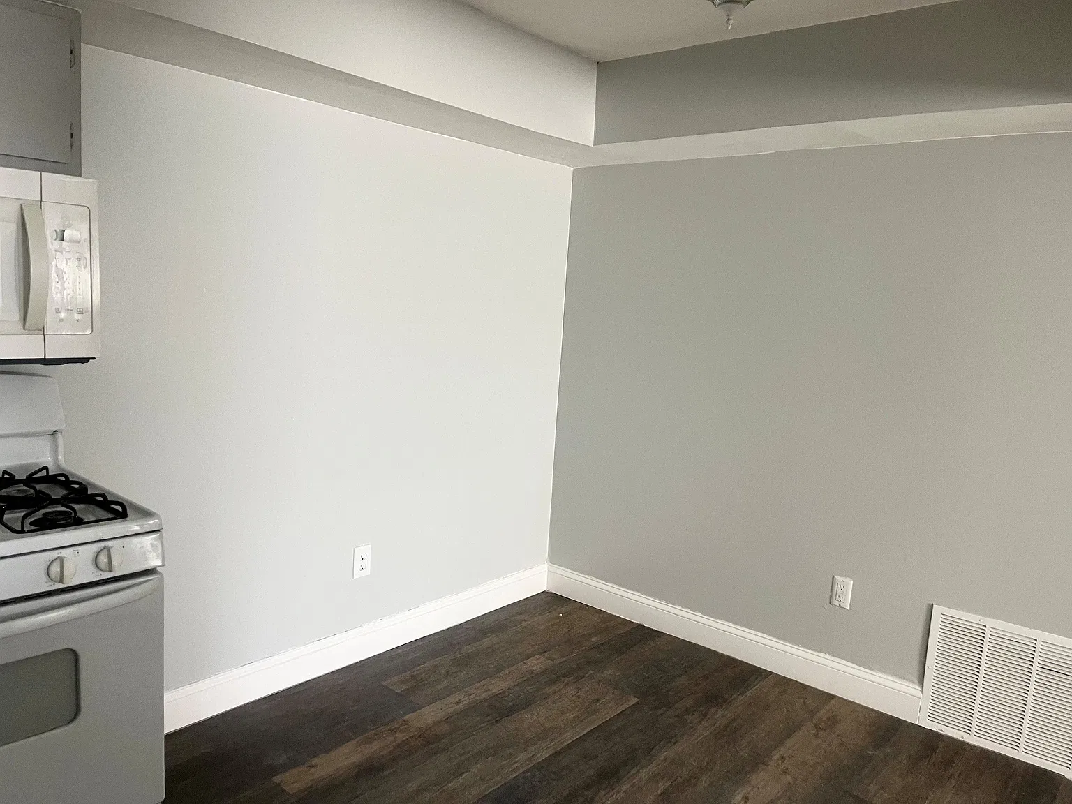 2 bed, 750 sqft, $1,600 — Photo 2