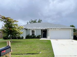 832 SE Starflower Ave, Port Saint Lucie, FL 34983