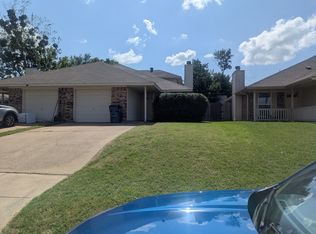 1008 Irene St, Burleson, TX 76028