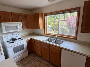 1343 Pacific St #102, Bellingham, WA 98229