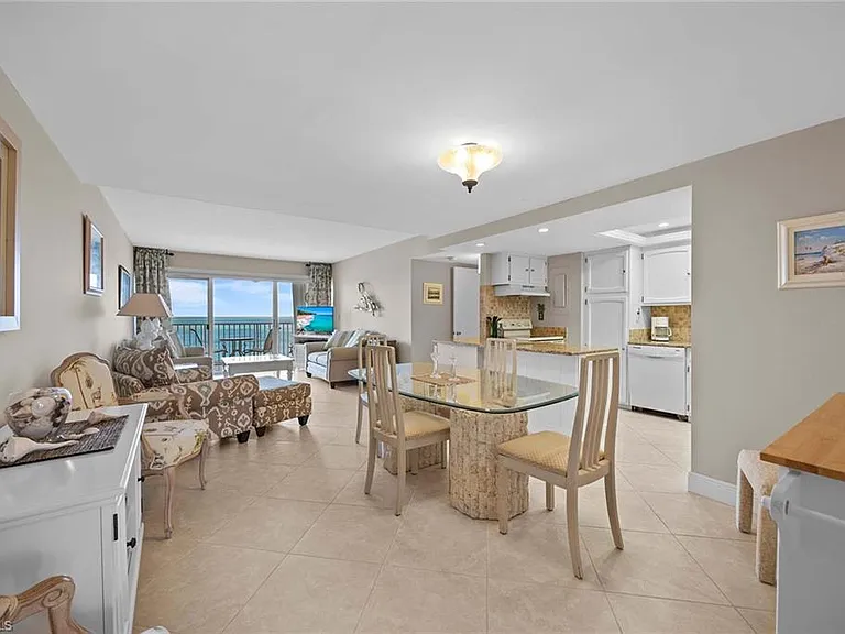 3443 Gulf Shore Blvd N #707 — Photo 4
