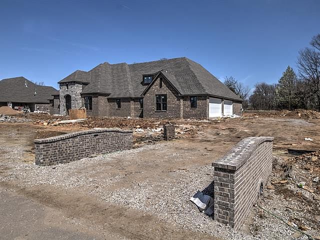 2nd image of 20913 Windsor Ave