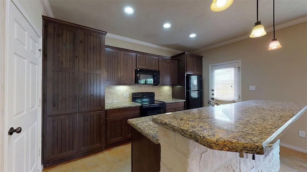 1 bed, 1.0 bath, 1779 sqft, $500 — Photo 3