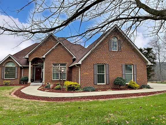 2nd image of 209 Scenic Dr