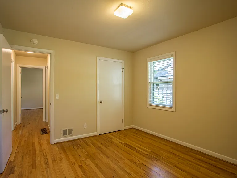717 B Ave — Photo 7