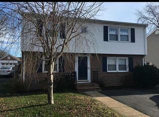 87 Booth Ave #1, Pawtucket, RI 02861