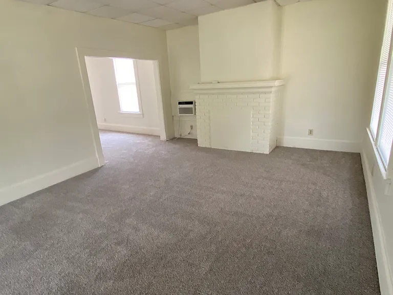 231 N Lakeshore Blvd — Photo 1