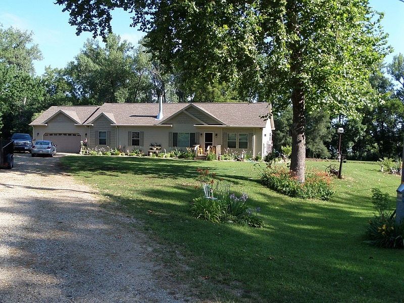 LOVELLY COUNTRY HOME