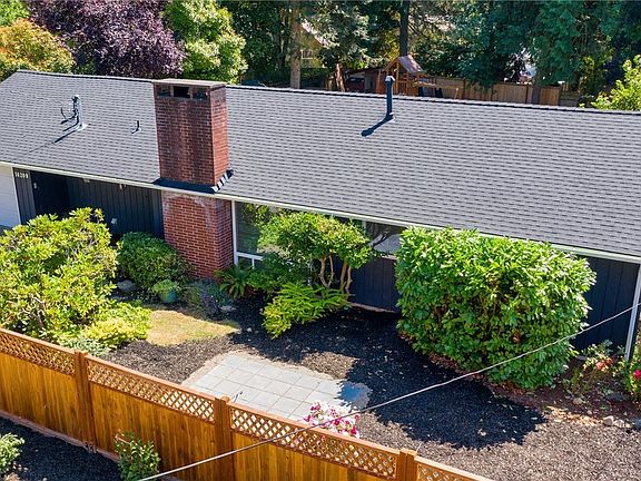 2nd image of 16209 NE 3rd St