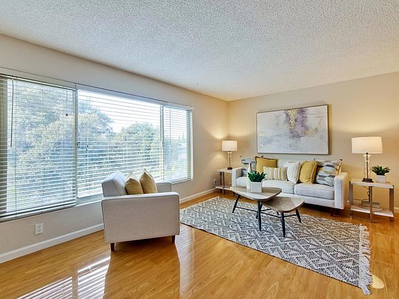 3rd image of 410 Auburn Way APT 26