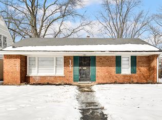 2101 Keeney St, Evanston, IL 60202